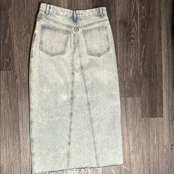 Zara Blue Midi Skirt Chic and Timeless - Picture 5 of 5